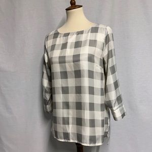 {The Limited} Grey & white blouse